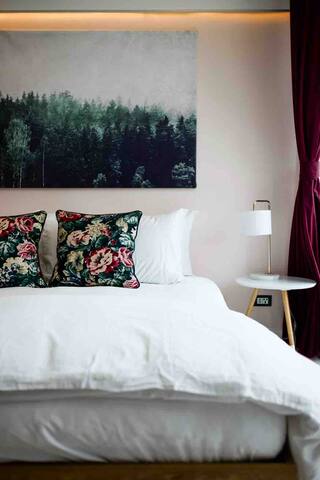 Centralworld & Platinum walk | 16PAX | 220 sqm gallery image 4