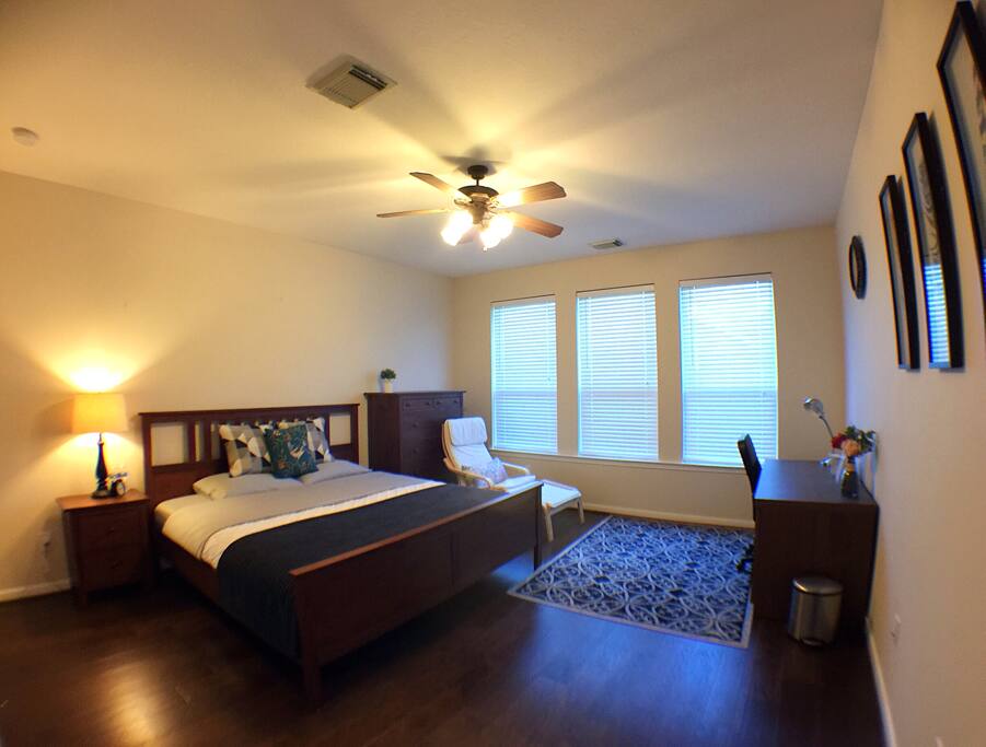 King size bed and desk space for work and travel