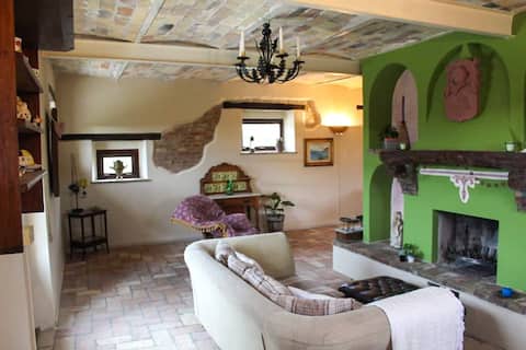 Annuncio Airbnb popolare: Rustic country house near Recanati with pool a Macerata