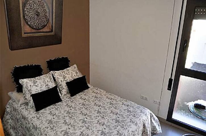 Double room / free parking on the street