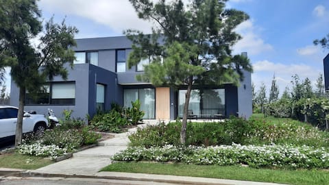 Lake house, kayak, pool, tenis, football 2/3 broom
