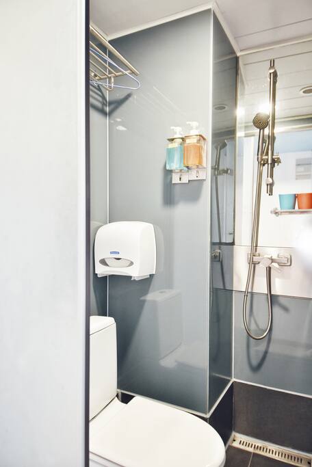 Independent toilet