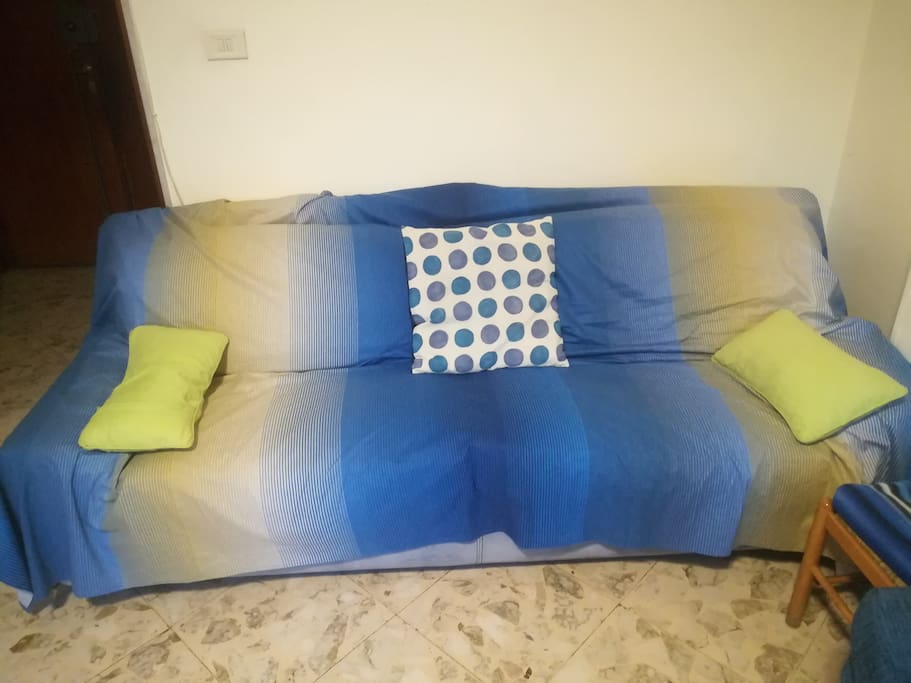 Divano letto chiuso