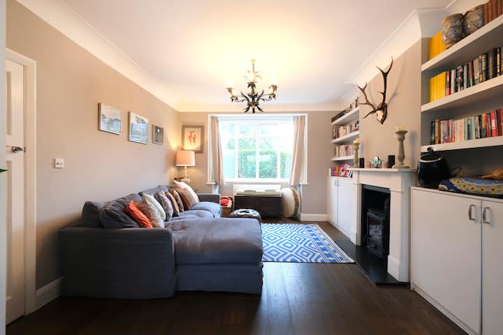 A Beautiful And Welcoming Home And Garden - London, UK