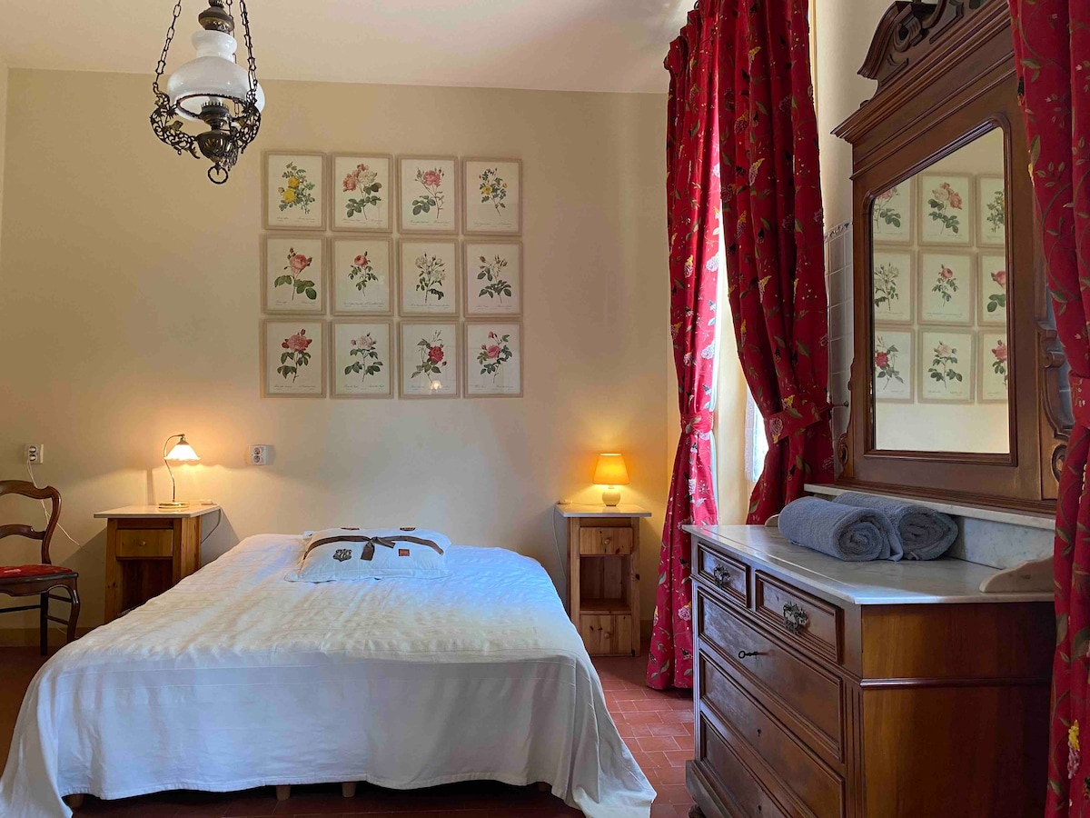 غرفة النوم في الطابق الأرضي