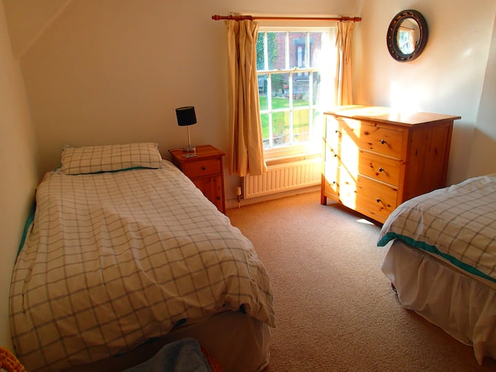 Top floor twin bedroom