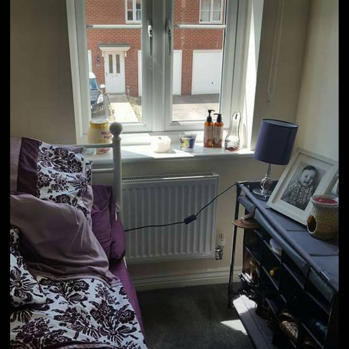 Bedroom (shoe rack now gone