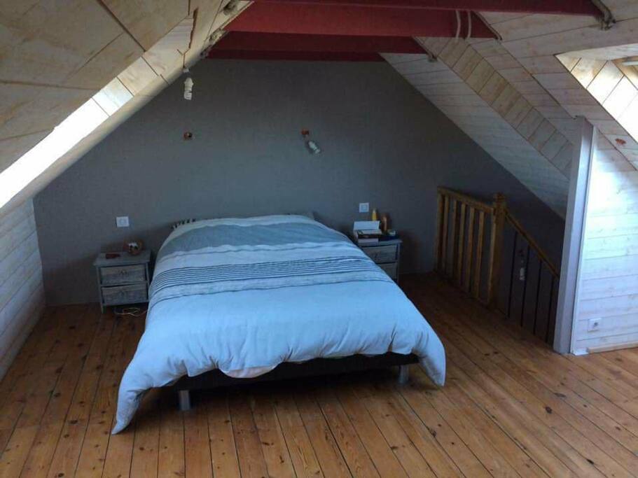 grande chambre avec vue mer