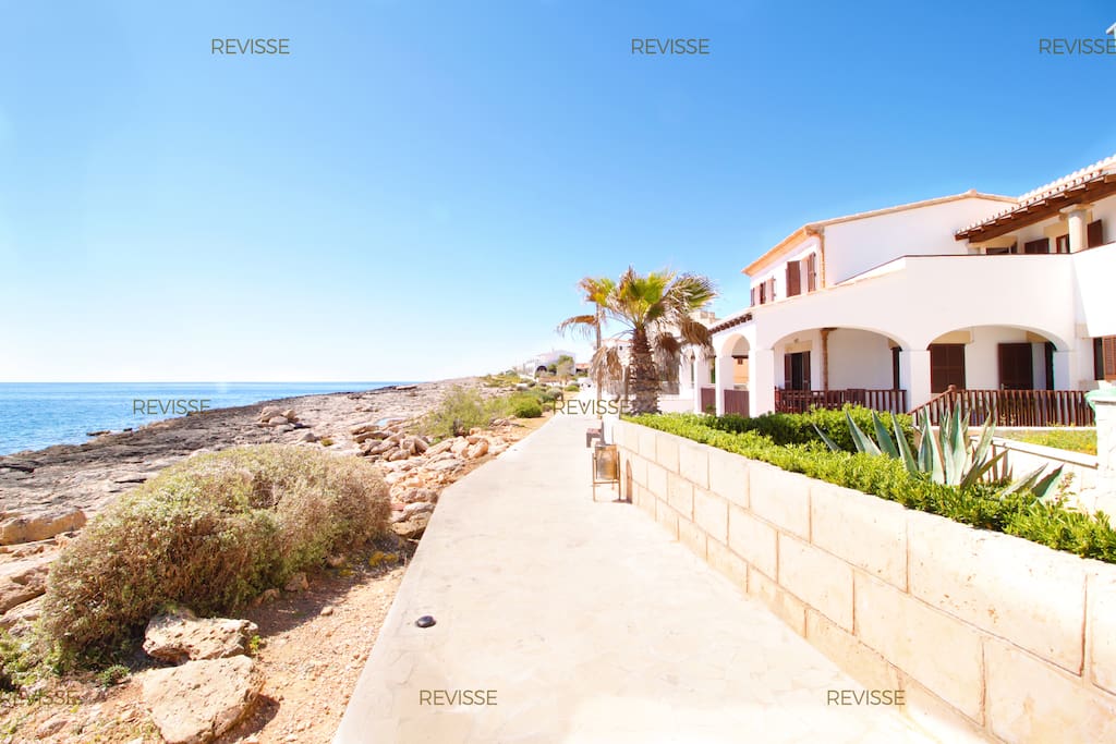 30 meters from the sea