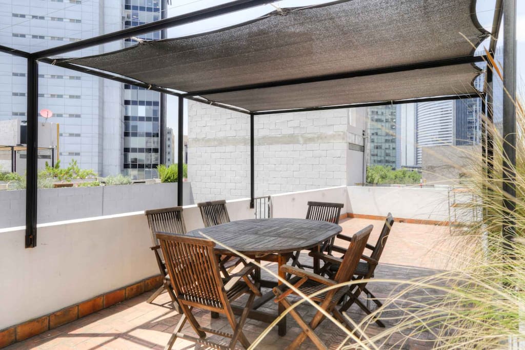 PRIVATE ROOF GARDEN