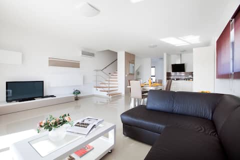 Popular Airbnb listing: Villa Dalia Rabac, private pool in Rabac