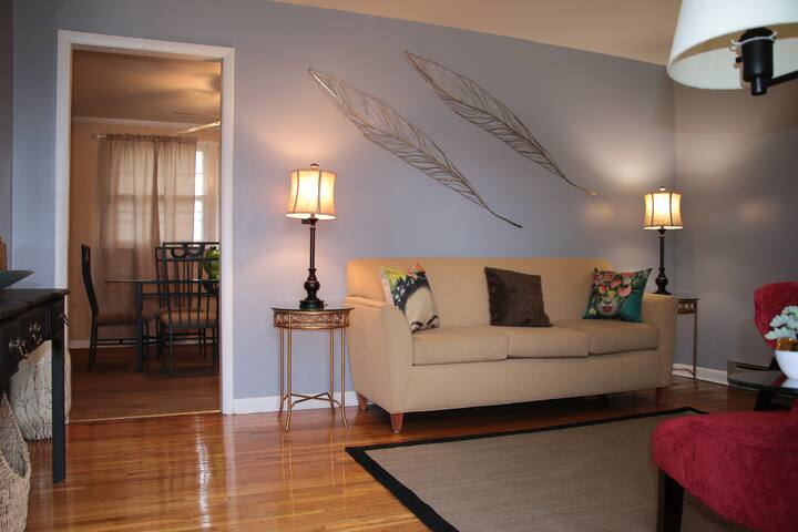 Cozy and Quaint Home- Gulch gallery image 3