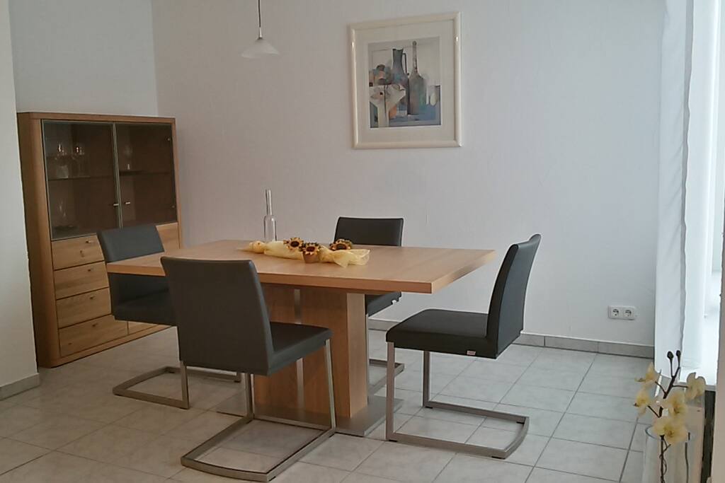 Essbereich -auch als Arbeitsplatz nutzbar-