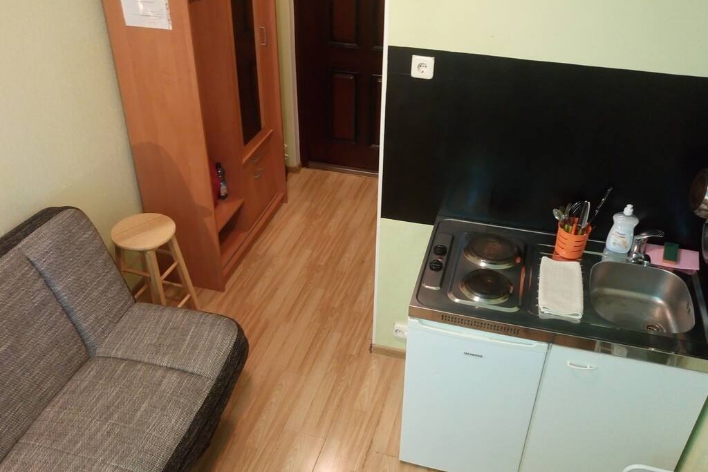 There is enough of place to sleep, to eat and to cook