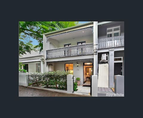 Sydney Terrace Home .. Paddington .. walk to CBD