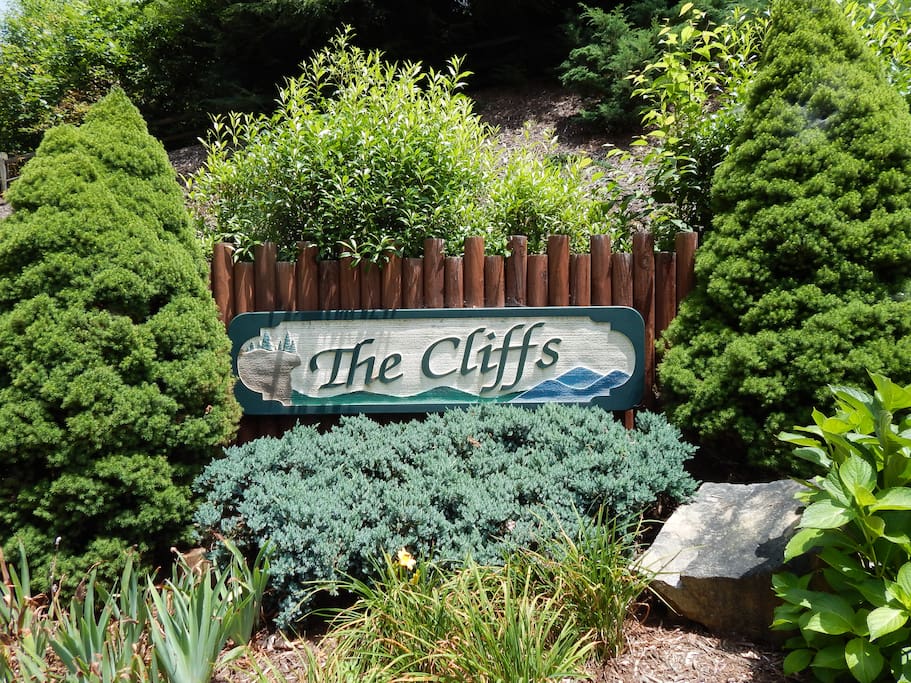 The Cliffs SubDivision VERY close to Cataloochee Ski Resort