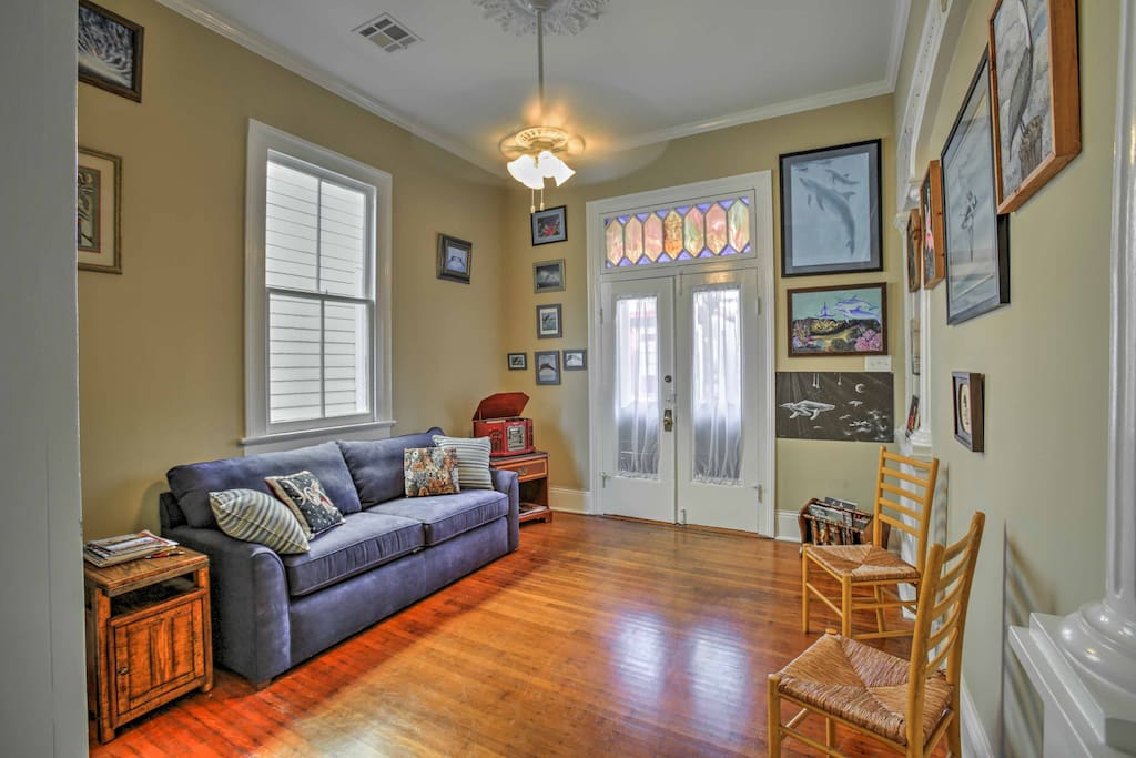 New Orleans awaits at this lovely 1-bedroom, 1-bathroom home.