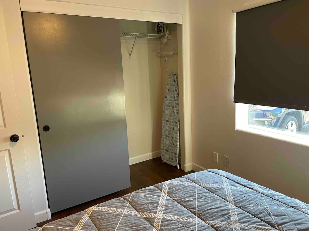 2BR Retreat with Private Entrance - Near The Strip