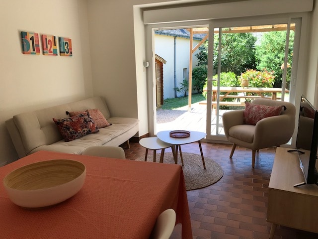 Annonce Airbnb populaire: Stone house, with enclosed and sunny garden. à Arradon
