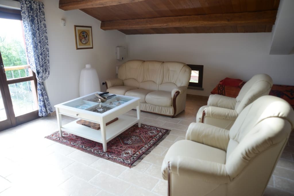 Colle delle Meraviglie - living room