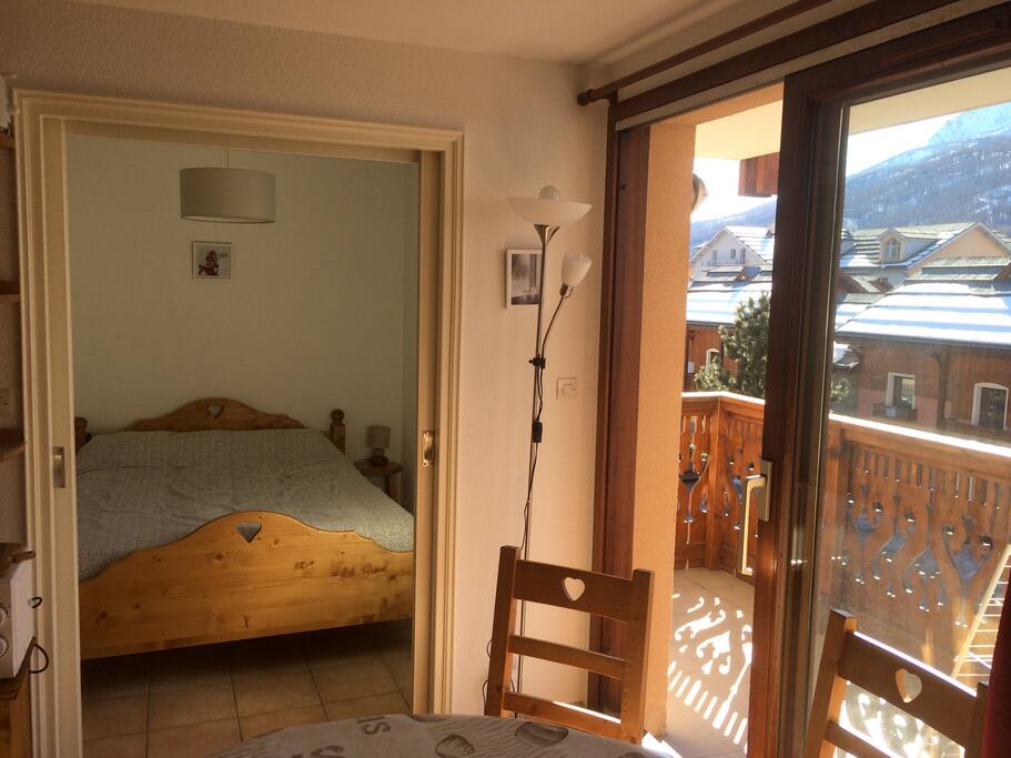 Le balcon et la chambre