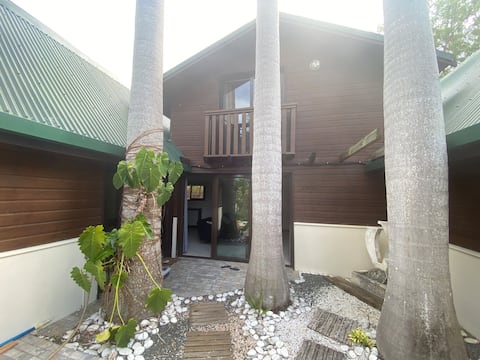 Quiet F4 house + pool 25 min from Noumea