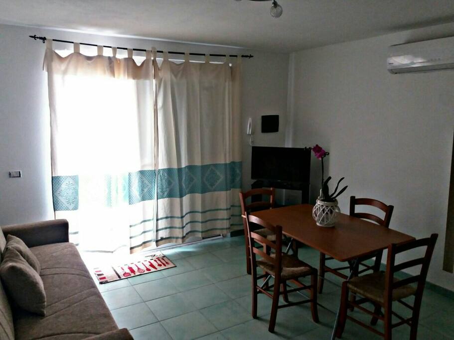 soggiorno con divano letto una piazza e mezzo (con cassettone)
