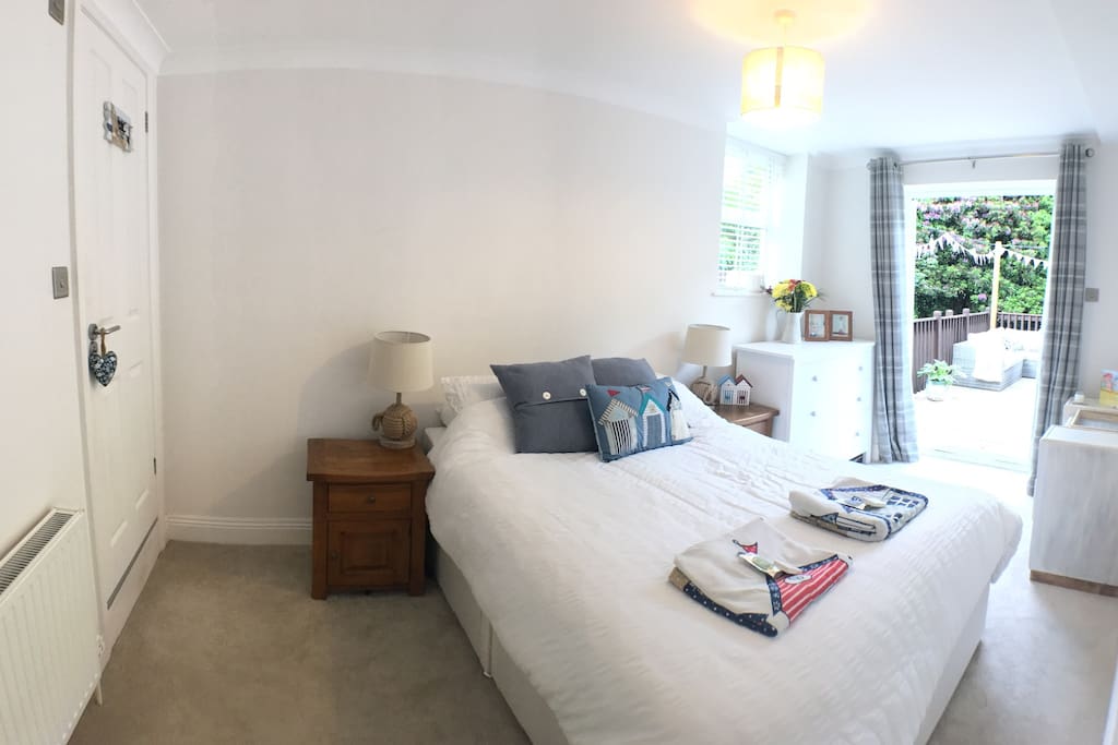 The beachy bedroom