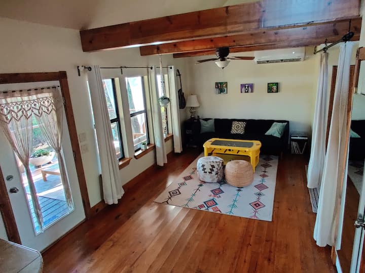 Serene Bungalow In Dripping Springs - Dripping Springs, TX