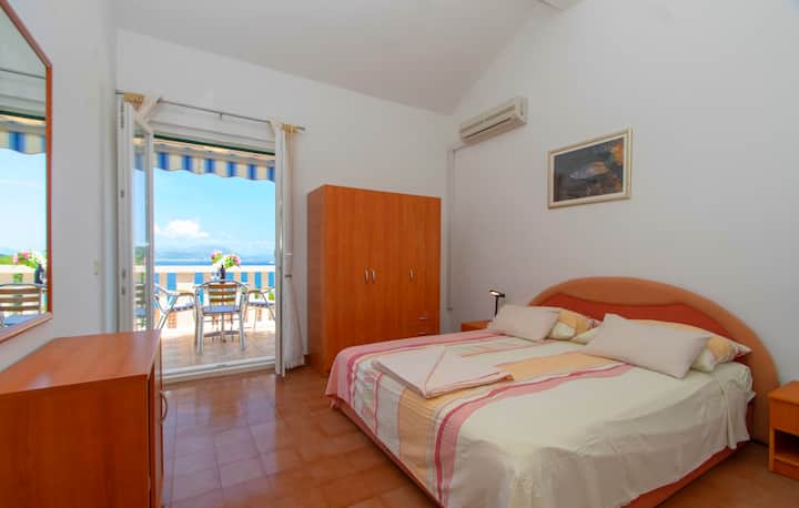 Room with seaview balcony