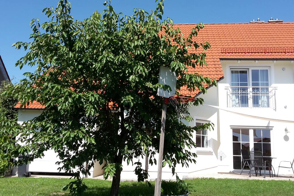 Terrasse und Garten