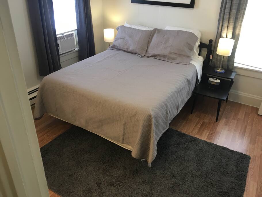 Comfortable pillow top queen mattress with new bedding Jan 2018