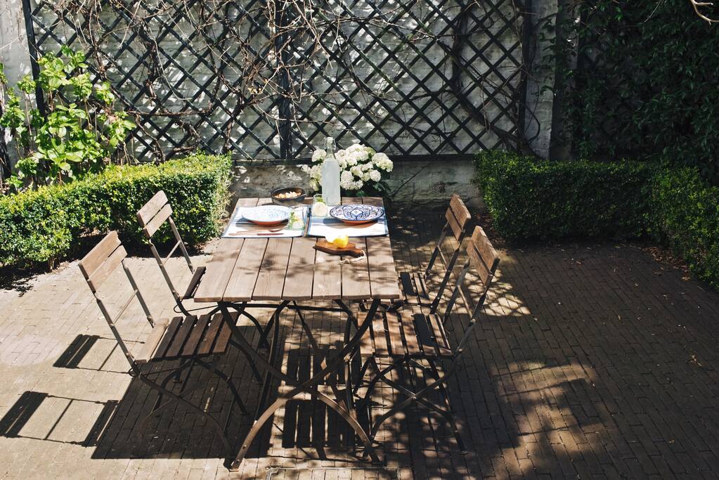 Sunny terrace
(summer)