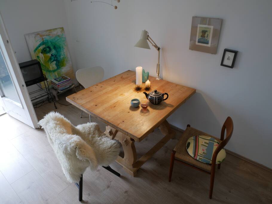 der alte holztisch (jogltisch)