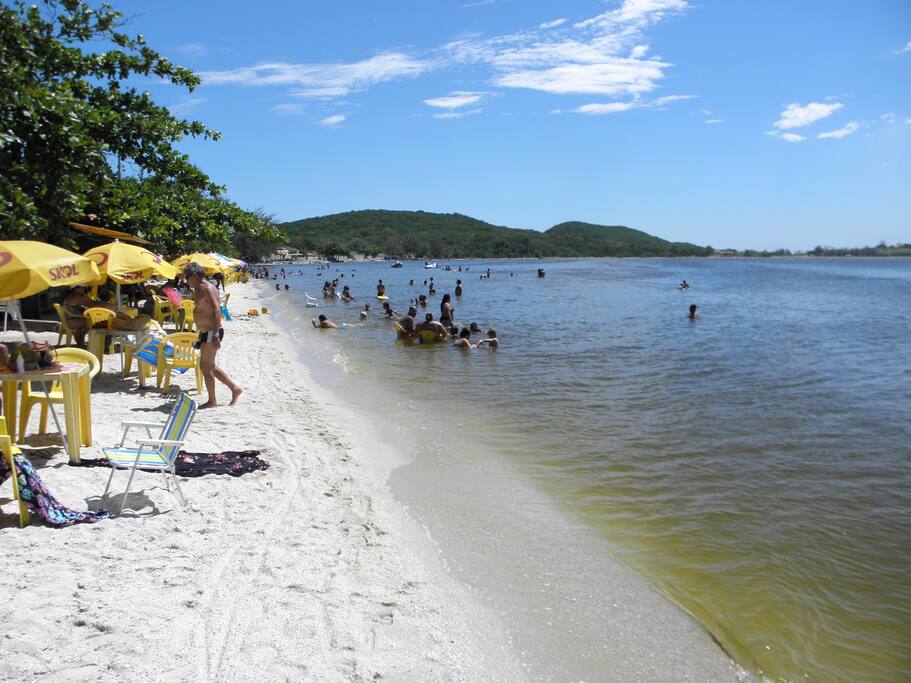 Praia do sudoeste a 3 Km do centro .
