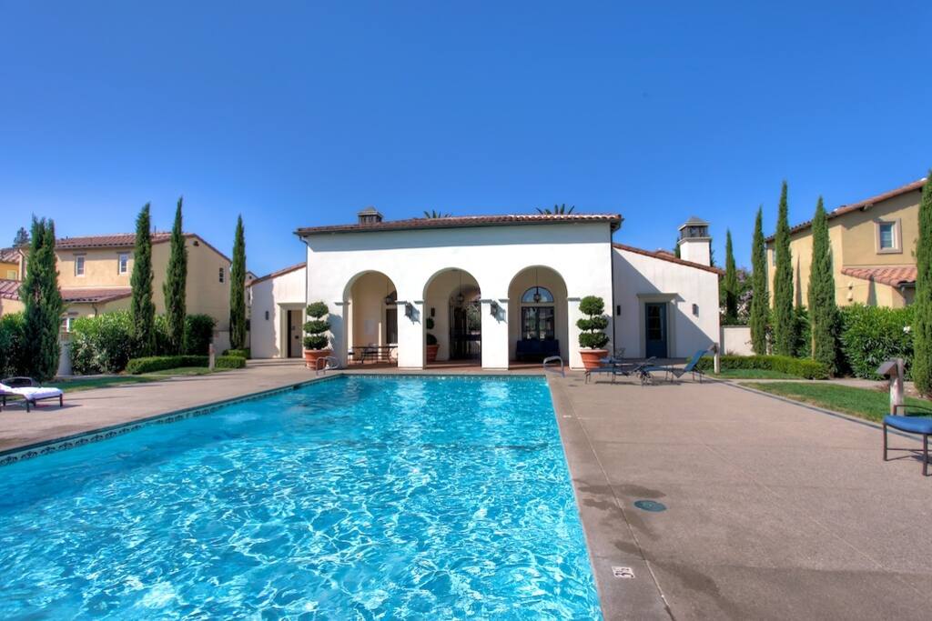 Access to community pool