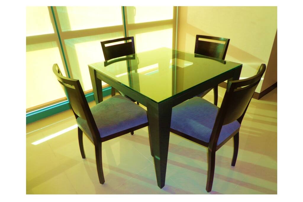 Spacious 2BR Condo in The Fort w/ Free WIFI, Cable TV, and parking