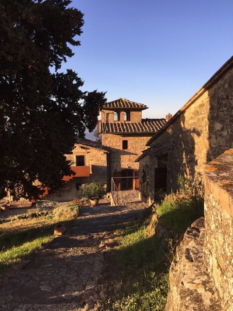 Popular Airbnb listing: Holiday at the winery Poggio al Sole - Colombaia in Barberino Tavarnelle