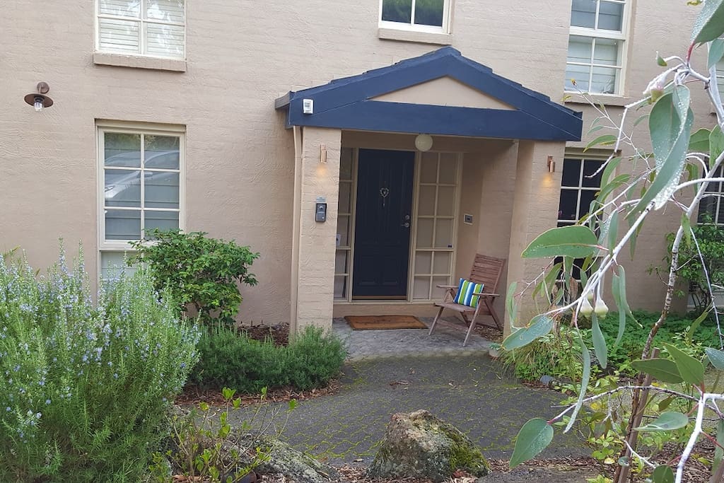 A warm welcome to 'The French Apartment' - come & go as you please.