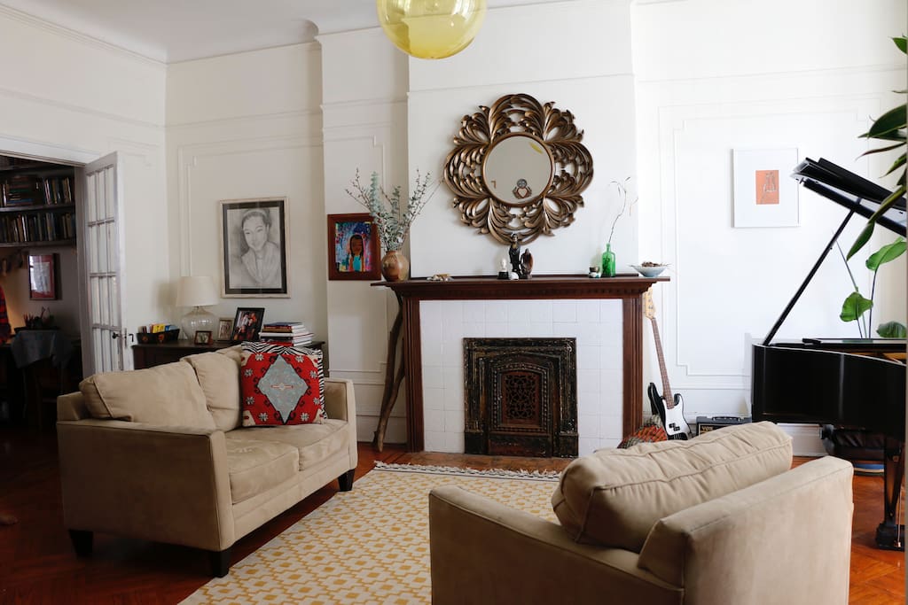 Living room (grand piano not for guest use, sorry)
