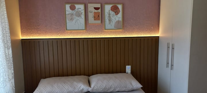 ห้องนอนแรก - เตียงคู่