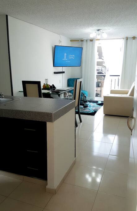 Apartamento iluminado y amplio para que sientas la comodidad como en tu casa.