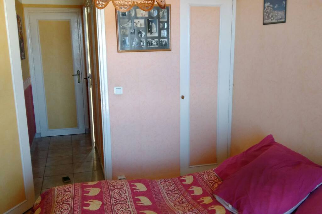 Chambre avec tv