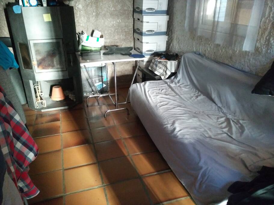 Espace principale avec le canapé lit