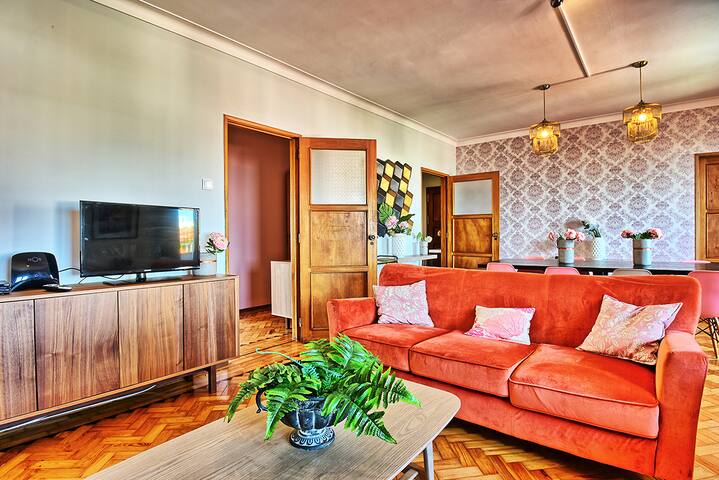 APOLONIA 7 FRONTAL up to 20 guests gallery image 5