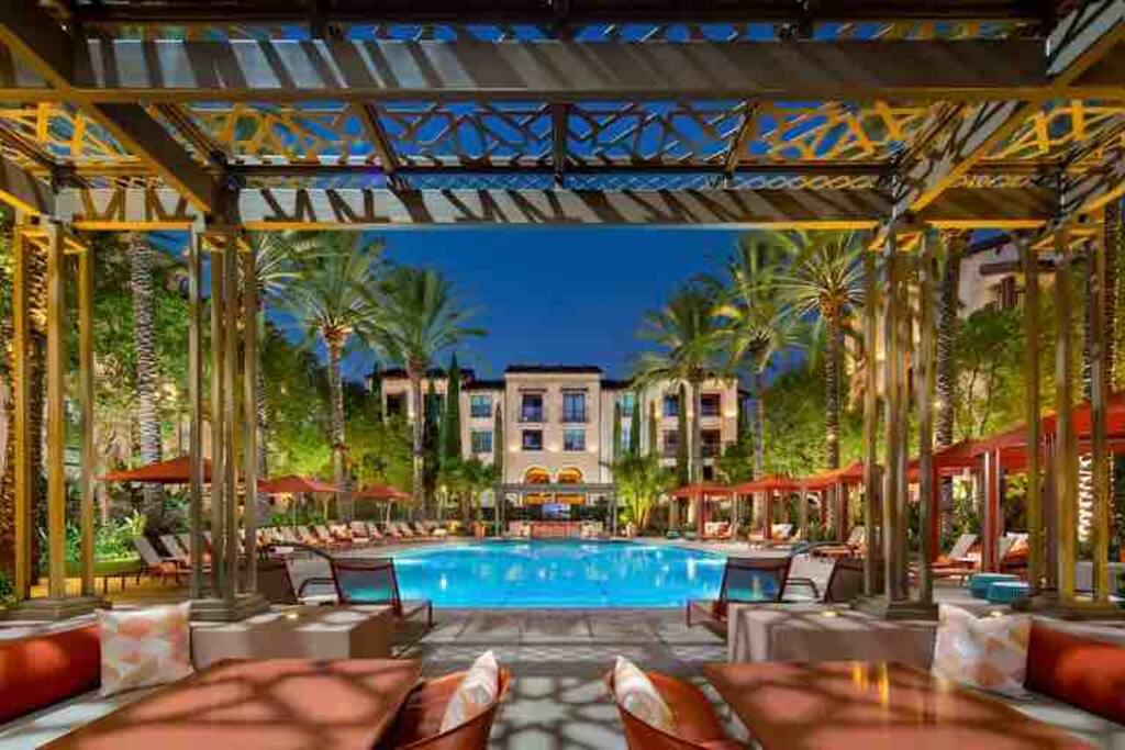 Airbnb Irvine Spectrum Resort Living with a View