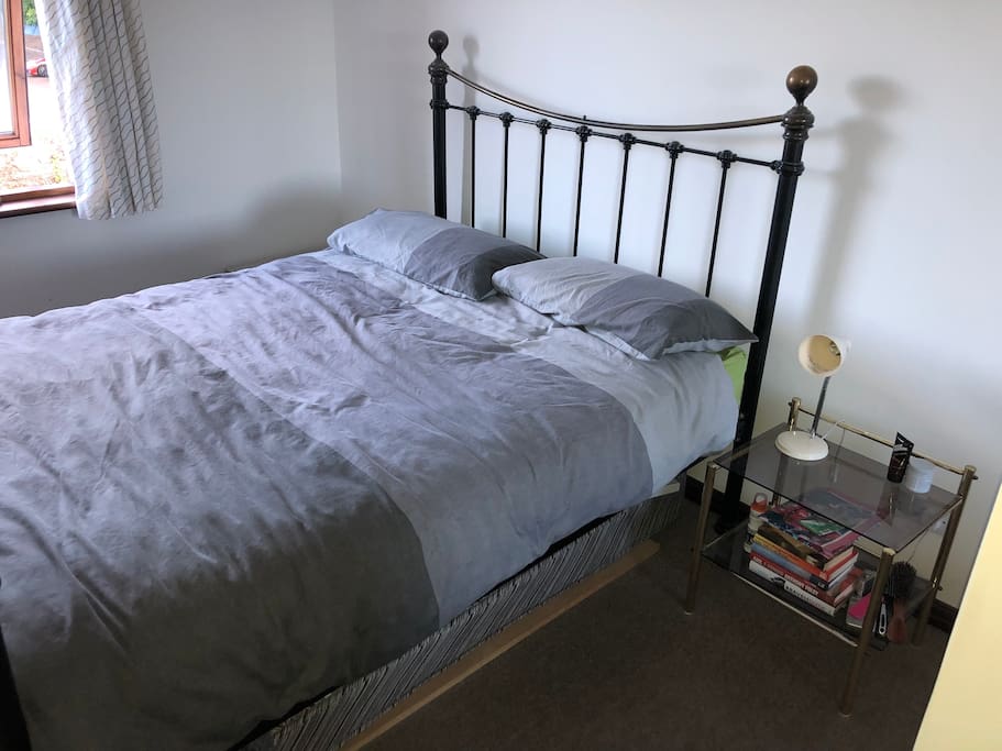 Guest’s bedroom