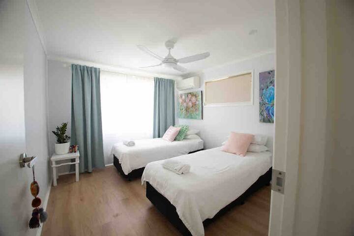 Dog & Family Friendly, Beach, Pool & Billiards gallery image 5