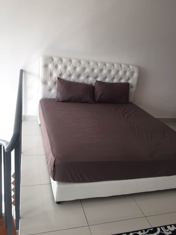 第二张加大双人床@上层