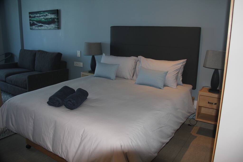Queen size bed